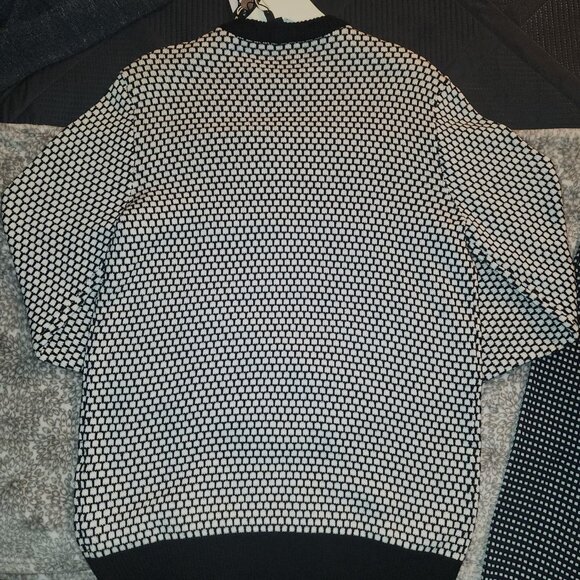 A/X - Picture 3 of 3